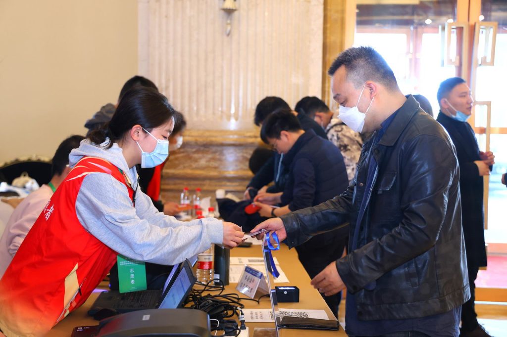 һ˶ʡѧỻ ߵĽ찲ʡɹٰ