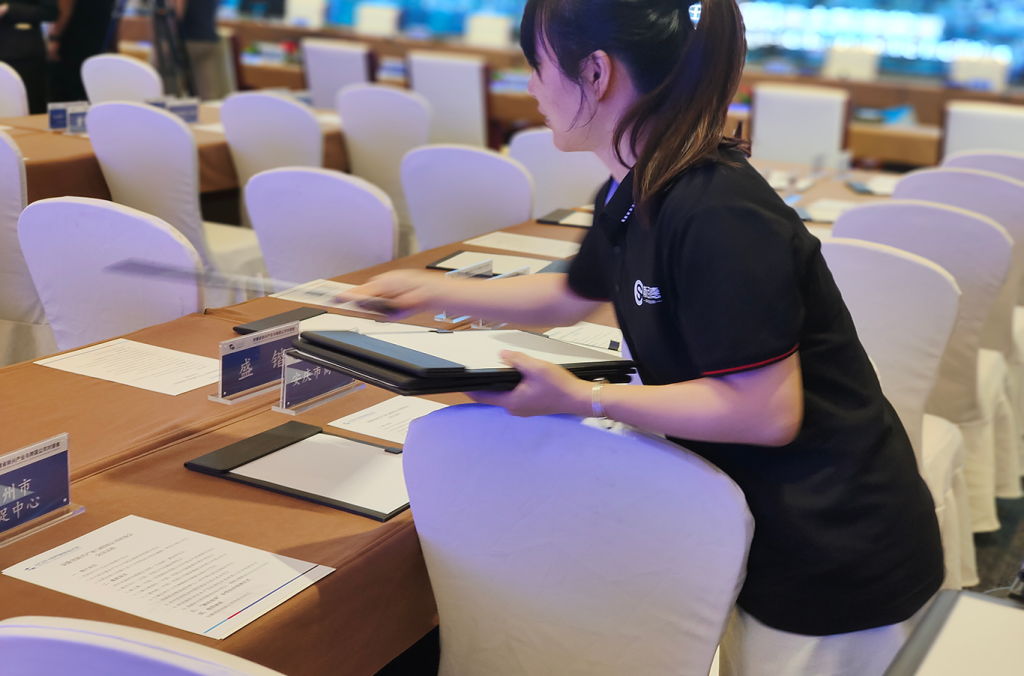 6ҵᣡһ˶˫ٴ»Իͣ